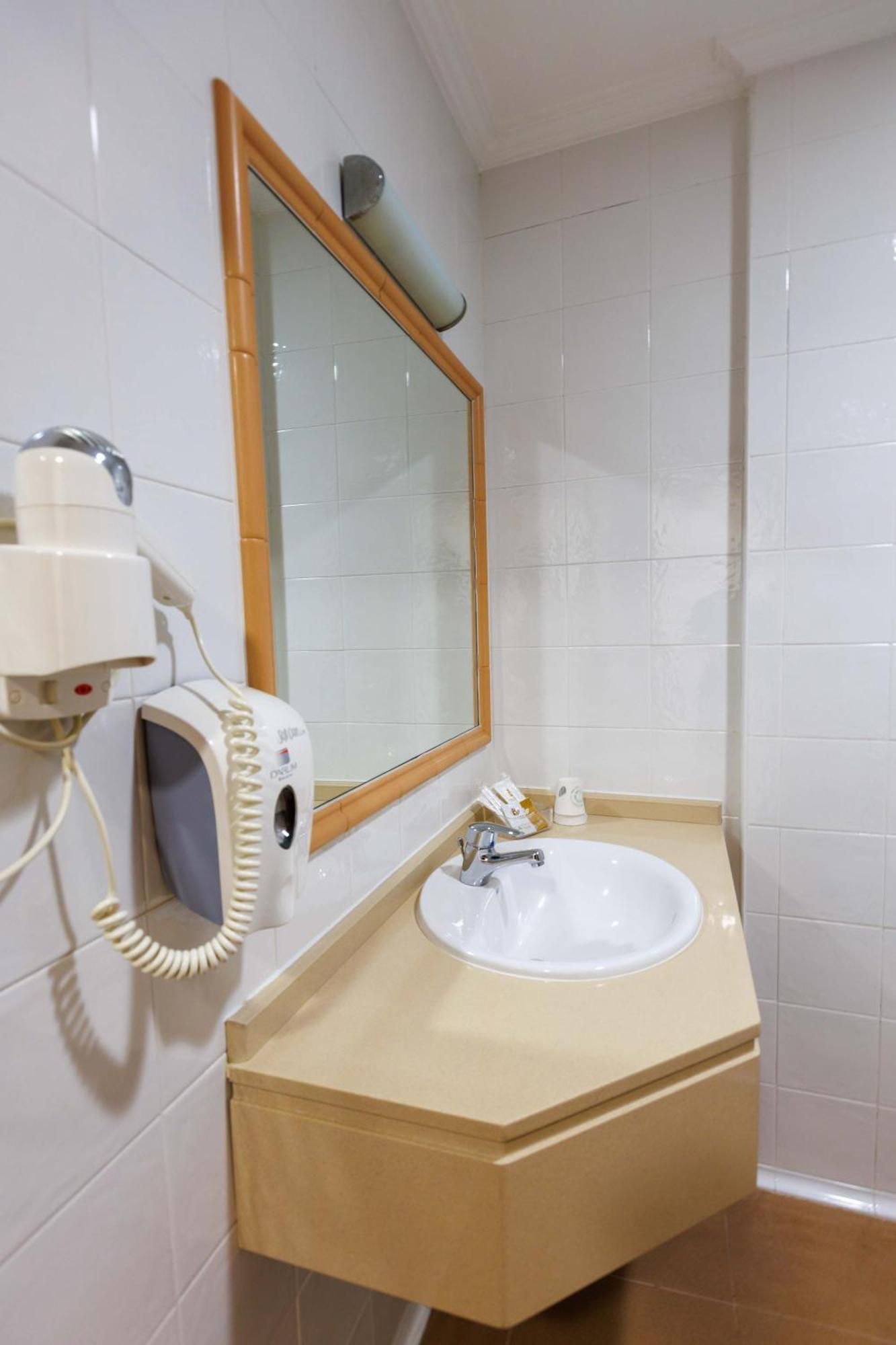Hotel O Cruceiro Калдас Де Реис Екстериор снимка