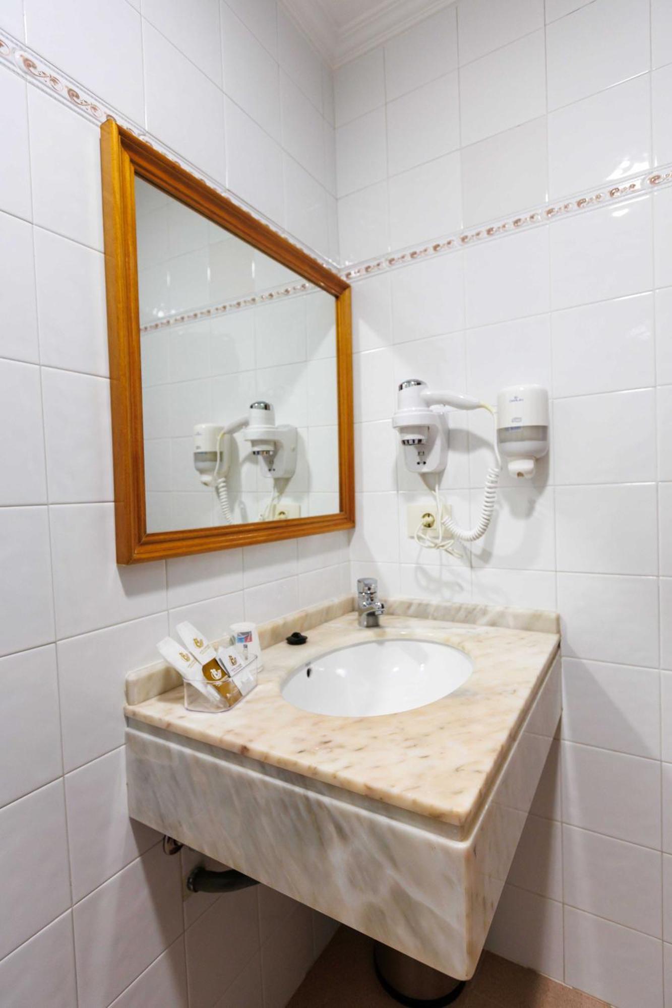 Hotel O Cruceiro Калдас Де Реис Екстериор снимка